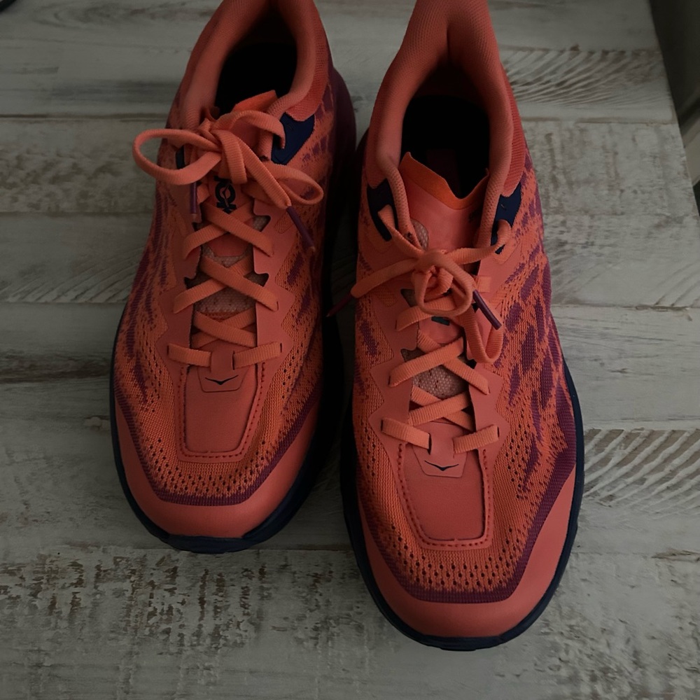 Hoka One Speedgoat 5 Women’s Size 10 B  running shoes NWOT - Picture 2 of 8